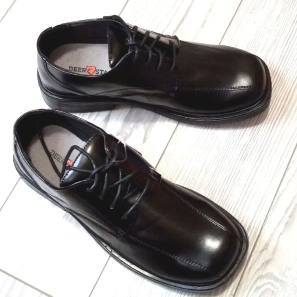 (OE3023)  Deer Stags Boy's Gabe Oxford Sz 4 Wide